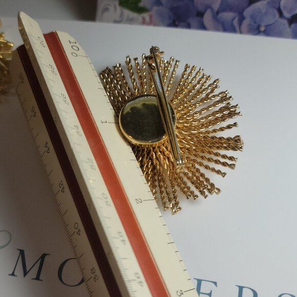 DAUGHTERS AND MOTHER'S GIFT BROOCH FOR SPECIAL DAY WEDDING BIRTHDAY GIFTS - Picture 6 of 7